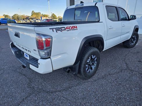 Used 2022 Toyota Tacoma TRD Off-Road image 8