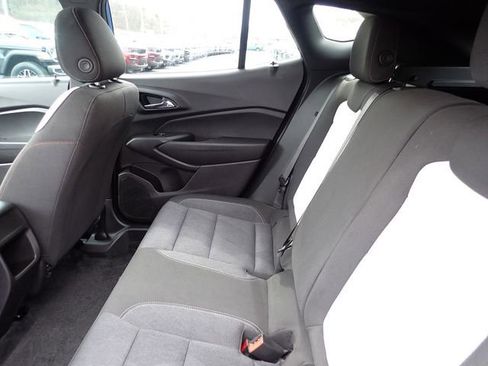 Used 2024 Chevrolet Trax RS w/ Sunroof Package image 14