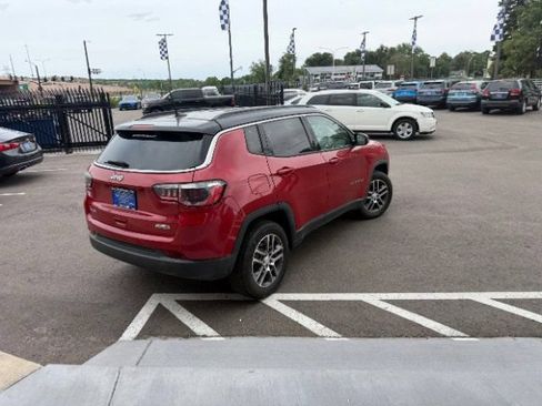 Used 2018 Jeep Compass Latitude w/ Popular Equipment Group AWD/4WD image 10