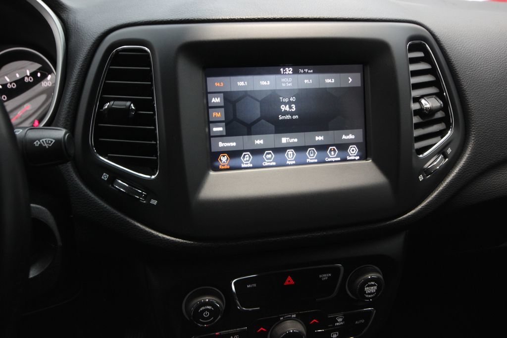 Used 2020 Jeep Compass Latitude AWD/4WD image 18