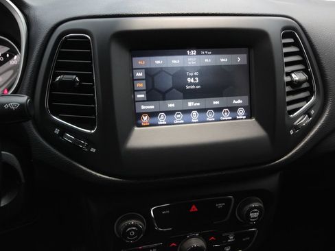 Used 2020 Jeep Compass Latitude AWD/4WD image 18