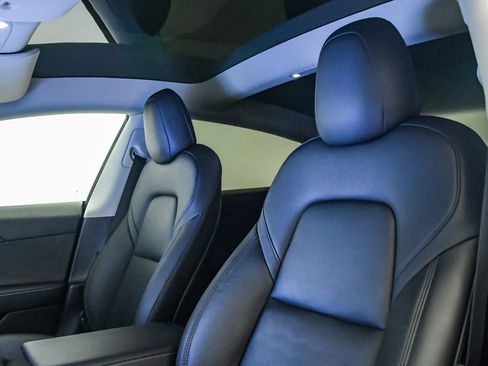 Used 2022 Tesla Model 3 RWD image 17