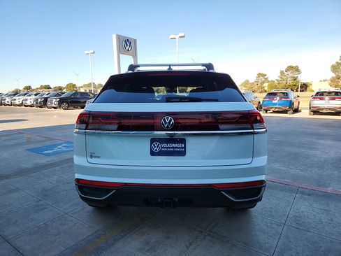 New 2026 Volkswagen Atlas Cross Sport SE image 6