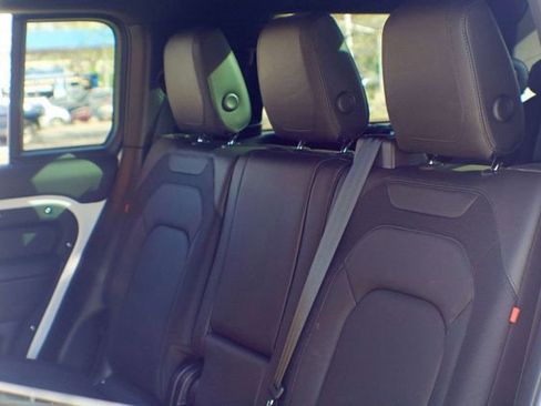 Used 2024 Land Rover Defender 130 X-Dynamic SE image 49