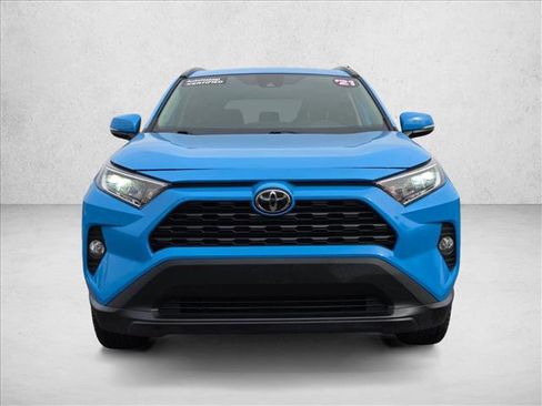Used 2021 Toyota RAV4 XLE image 2
