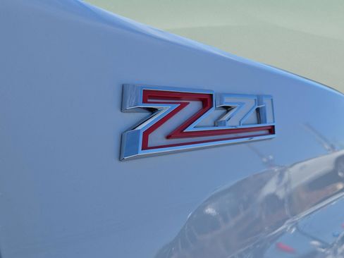 Used 2022 Chevrolet Silverado 2500 LTZ w/ LTZ Plus Package image 39