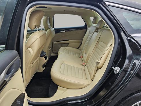 Used 2013 Ford Fusion SE FWD image 23