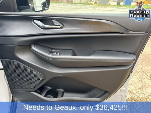 Used 2025 Jeep Grand Cherokee Altitude AWD/4WD image 29