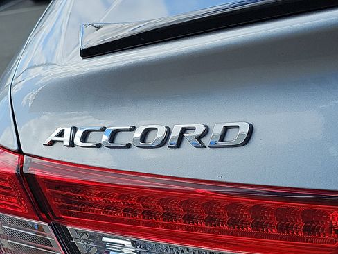 Used 2021 Honda Accord Sport image 31