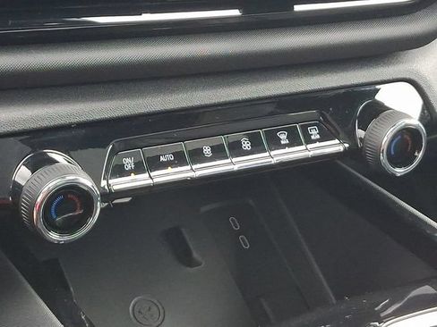 Used 2025 Chevrolet Silverado EV RST AWD/4WD image 15