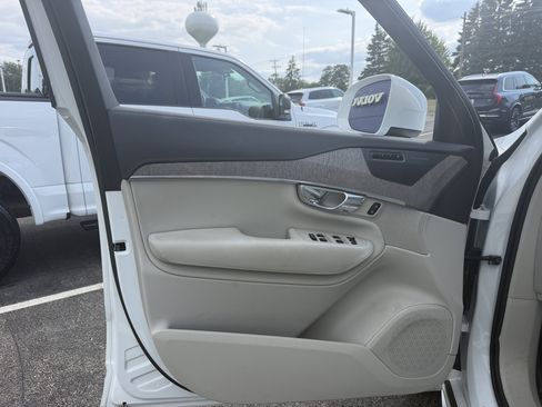 Used 2024 Volvo XC90 T8 Ultimate w/ Protection Package Premier AWD/4WD image 8