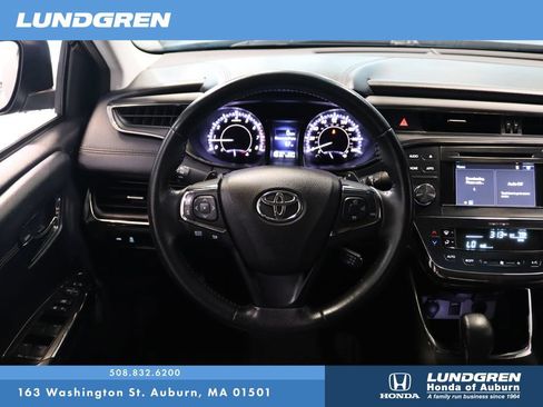 Used 2015 Toyota Avalon XLE FWD image 18