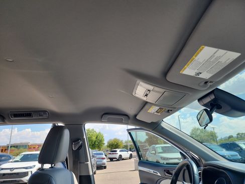 Used 2019 Toyota Highlander Plus AWD/4WD image 33