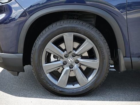Used 2025 Honda Pilot Sport image 4