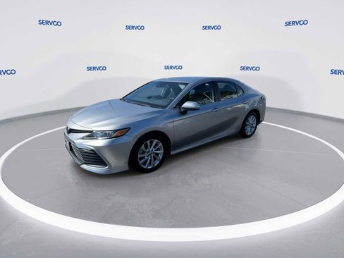 Used 2023 Toyota Camry LE image 4