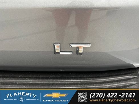 Used 2026 Chevrolet Suburban LT w/ Comfort Package AWD/4WD image 18