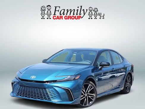 Used 2025 Toyota Camry XSE FWD image 1