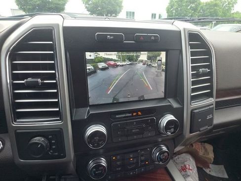 Used 2019 Ford F150 King Ranch w/ Equipment Group 601A Luxury AWD/4WD image 14