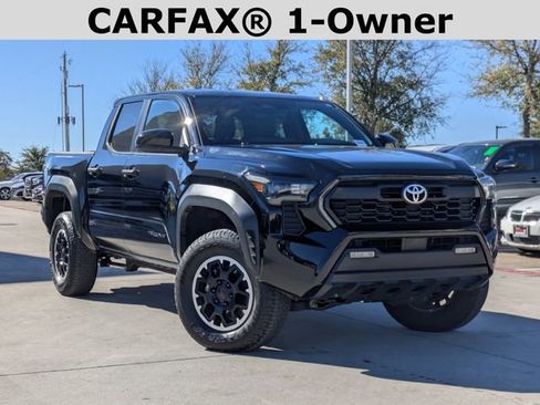 Used 2024 Toyota Tacoma TRD Off-Road image 2