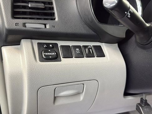 Used 2011 Toyota Highlander 2WD image 18