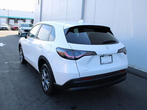 New 2026 Honda HR-V LX image 9
