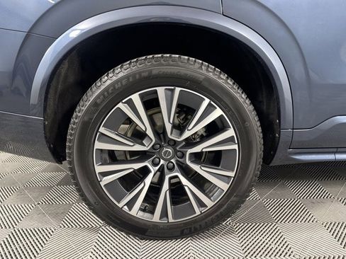 Used 2022 Volvo XC90 T6 Momentum w/ Climate Package image 9