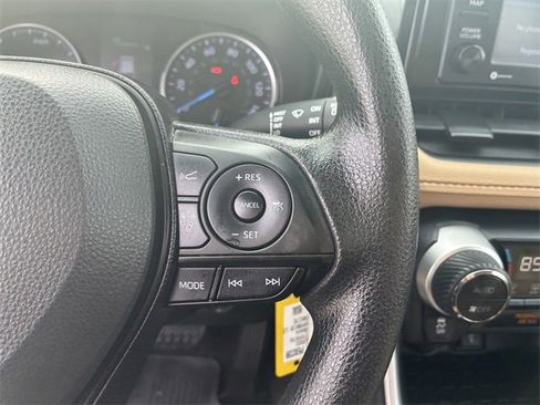 Used 2021 Toyota RAV4 LE image 24
