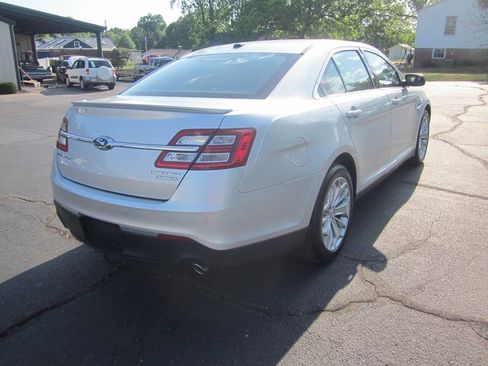 Used 2013 Ford Taurus Limited image 6