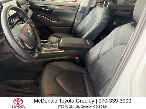 Certified 2024 Toyota Highlander Platinum AWD/4WD image 5