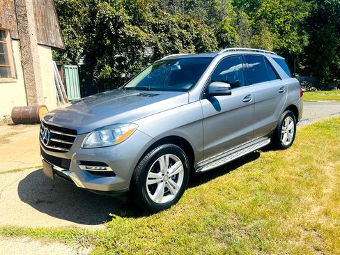 Used 2015 Mercedes-Benz ML 350 4MATIC 4dr ML 350 w/ Premium 1 Package image 2