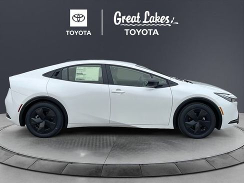 New 2026 Toyota Prius LE image 6