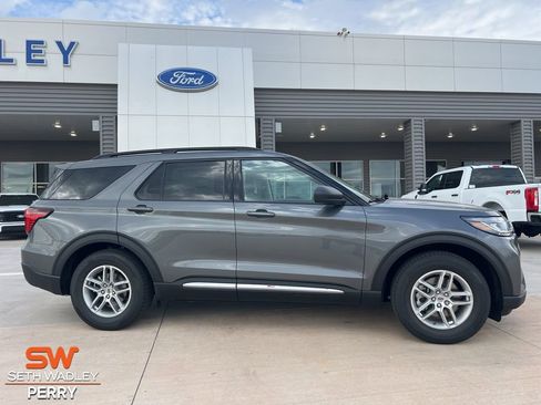 New 2025 Ford Explorer Active w/ Active Comfort Package image 3