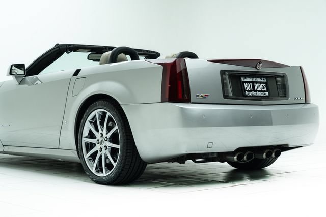 Used 2006 Cadillac XLR V RWD image 21
