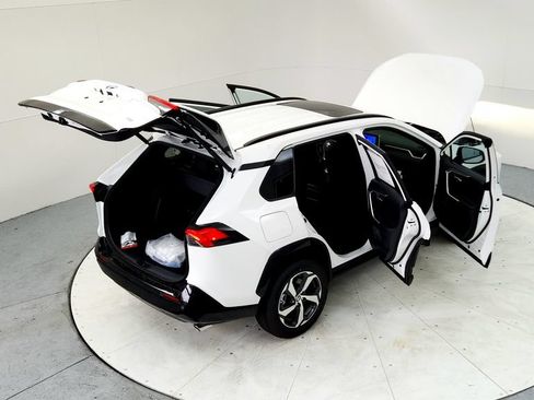 Used 2023 Toyota RAV4 SE w/ Weather & Moonroof Package AWD/4WD image 20