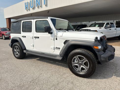 Certified 2022 Jeep Wrangler Unlimited Sport AWD/4WD image 3
