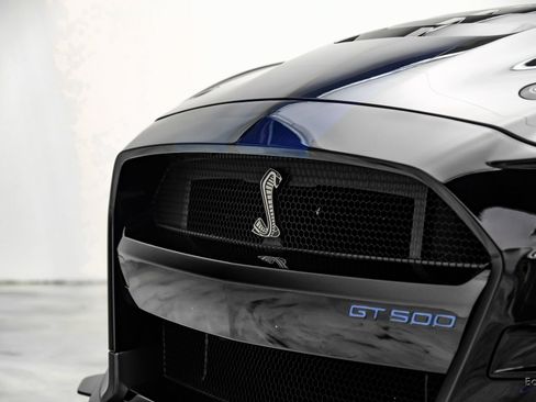 Used 2021 Ford Mustang Shelby GT500 w/ Carbon Fiber Track Pack RWD image 38