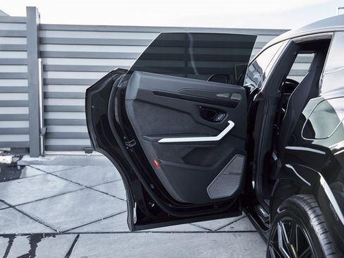 Used 2025 Lamborghini Urus SE image 27