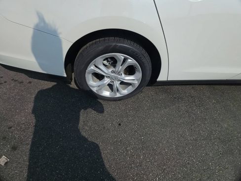 Certified 2024 Honda Accord LX image 9