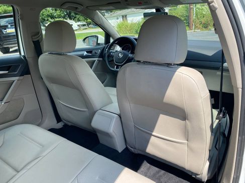 Used 2021 Volkswagen Golf 4-Door FWD image 28
