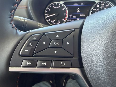 Used 2025 Nissan Sentra SR FWD image 14