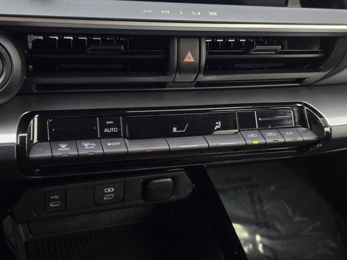 Certified 2024 Toyota Prius LE image 18