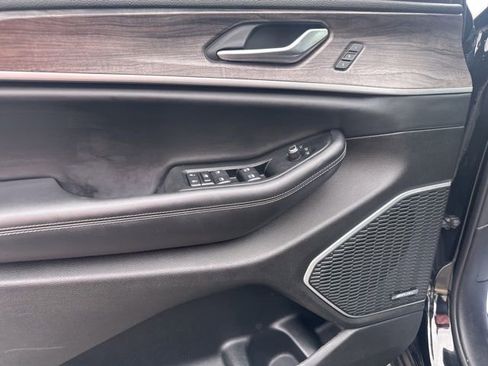 Used 2022 Jeep Grand Cherokee L Limited AWD/4WD image 33