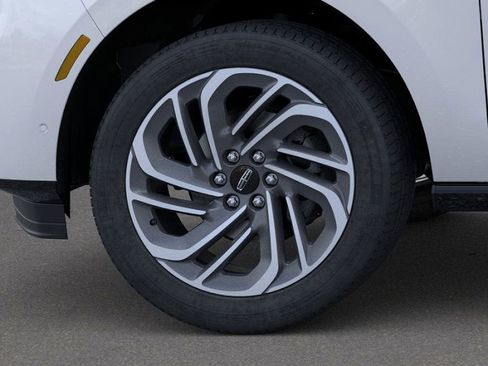 New 2026 Lincoln Navigator L Reserve AWD/4WD image 19