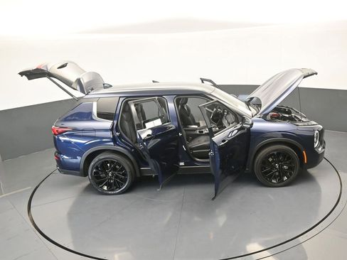 Used 2023 Mitsubishi Outlander SE image 77
