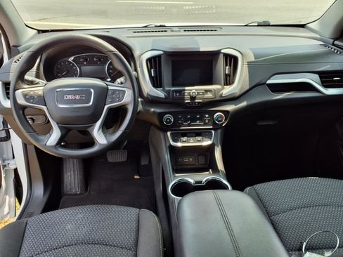 Used 2022 GMC Terrain SLE image 6