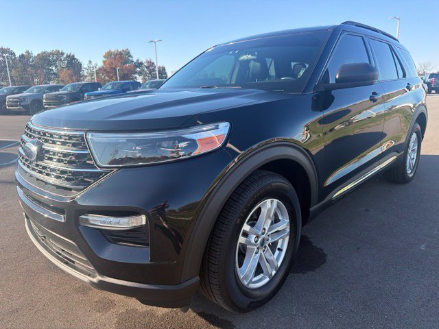 Used 2020 Ford Explorer XLT w/ Equipment Group 202A AWD/4WD image 2