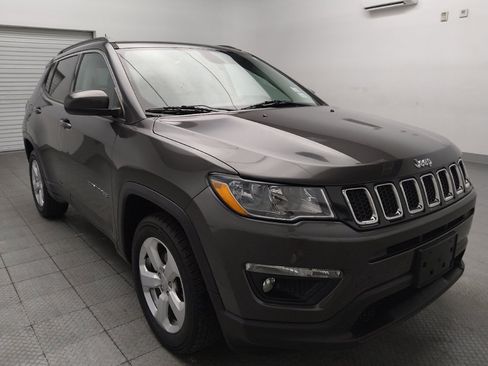 Used 2017 Jeep Compass Latitude w/ Popular Equipment Group FWD image 13