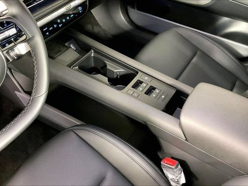 Used 2025 Hyundai Ioniq 6 SEL RWD image 17