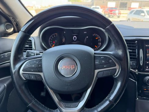 Used 2019 Jeep Grand Cherokee Overland image 20