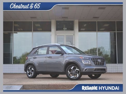 Used 2022 Hyundai Venue Limited FWD image 1